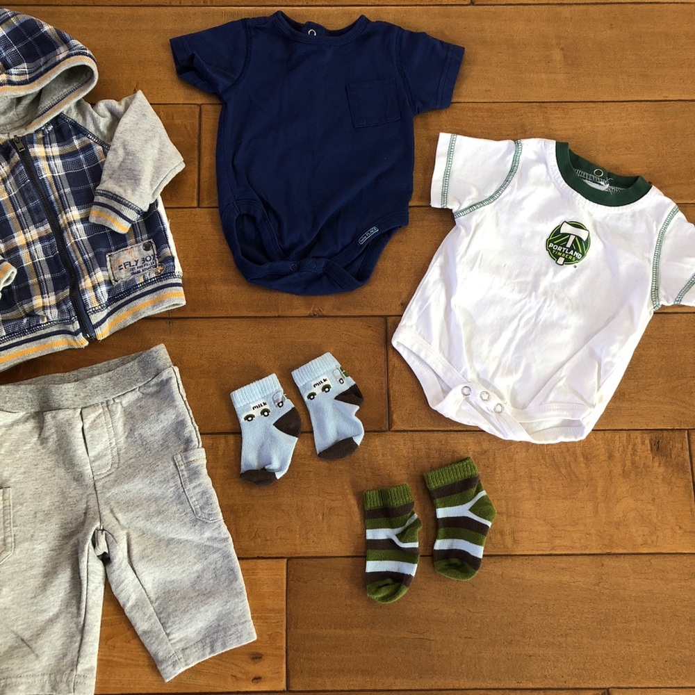 Sporty Baby Outfit Lot. π β½οΈ. Size 0-3 Months - Picture 5 of 6